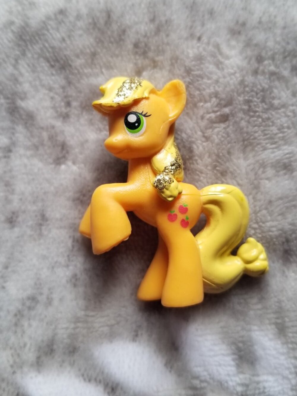 My Little Pony Figure Applejack Orange Yellow Glitter MLP G4 Mini Figurine